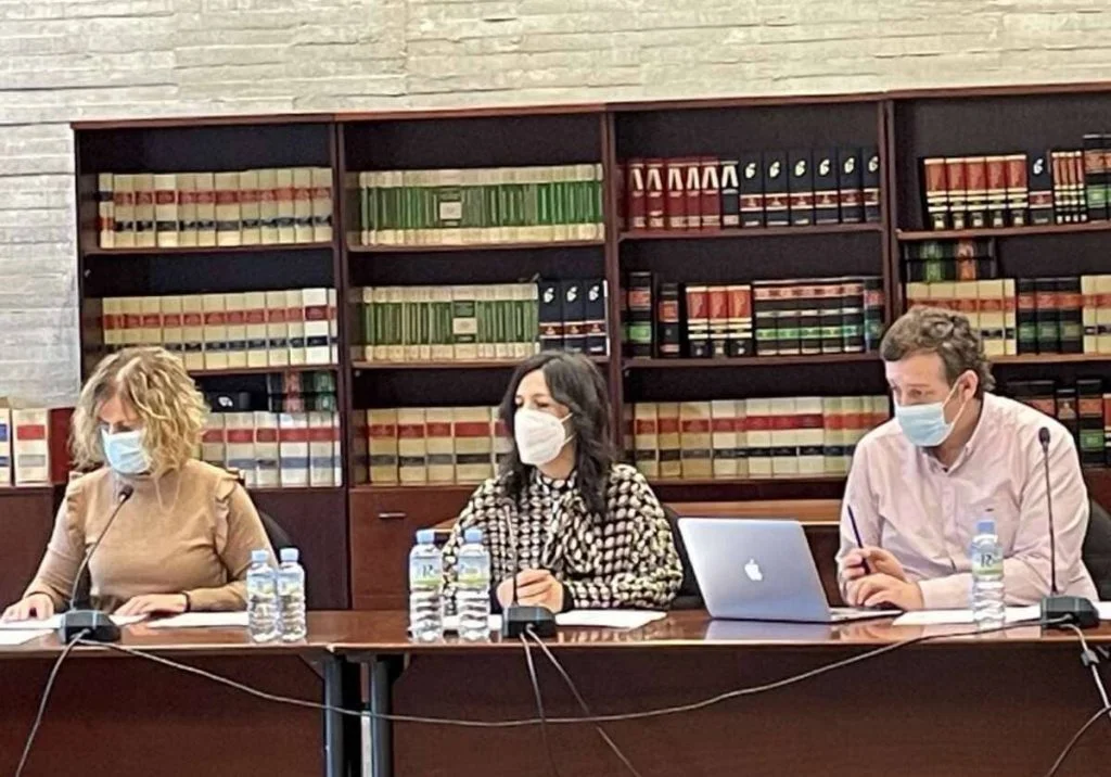 Educación publica la lista con los 6.950 admitidos en las oposiciones a maestros de Extremadura