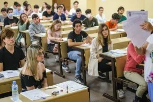 Publicadas las notas de la segunda prueba de las oposiciones a maestro en Extremadura